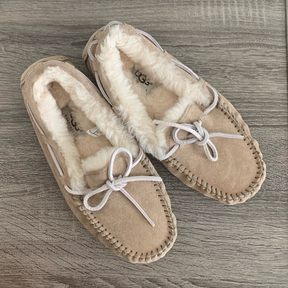 UGG Dakota Slippers Chestnut Size 5 LIKE NEW